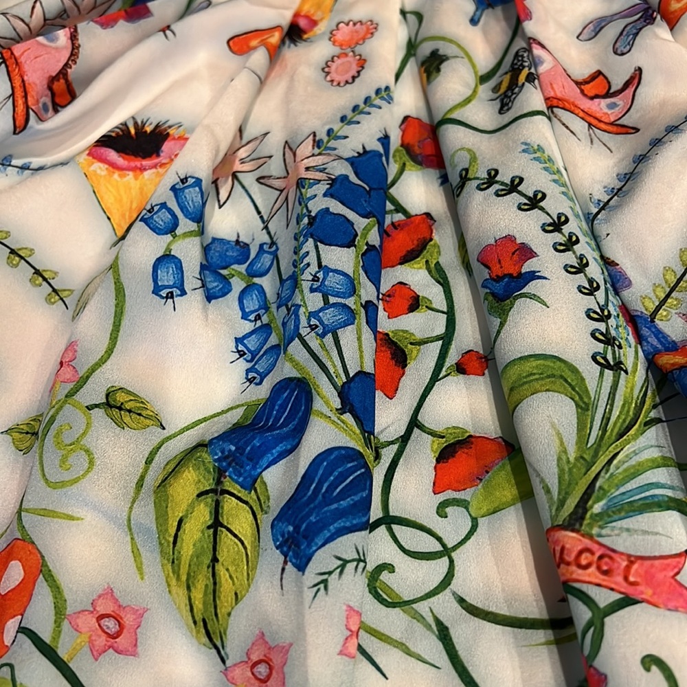 Dress size Small floral puff sleeves very pretty - Picture 10 of 17